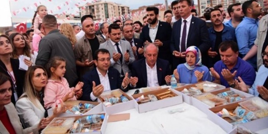 Ateist olduğunu söyleyen CHP'li Canan, iftar sofrasında!
