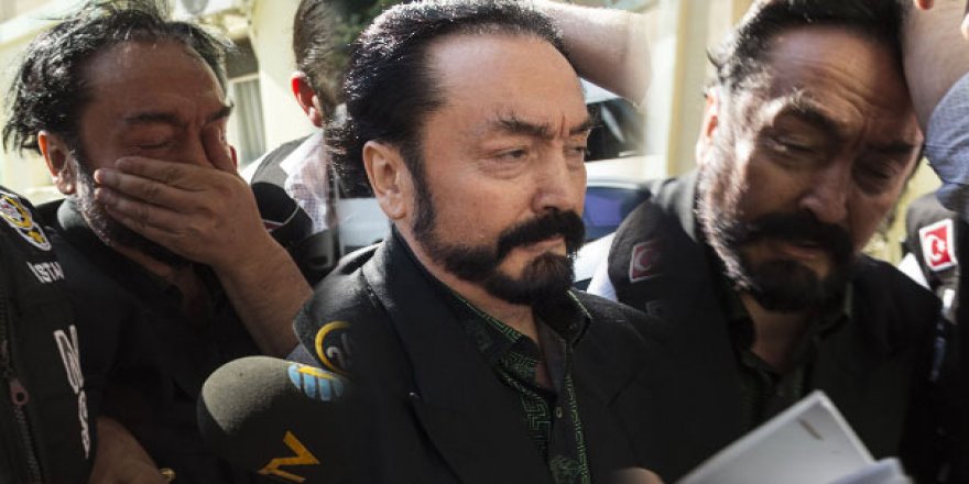 Adnan Oktar'a vatandaşlardan şoke eden tepki! Arkasından böyle bağırdılar