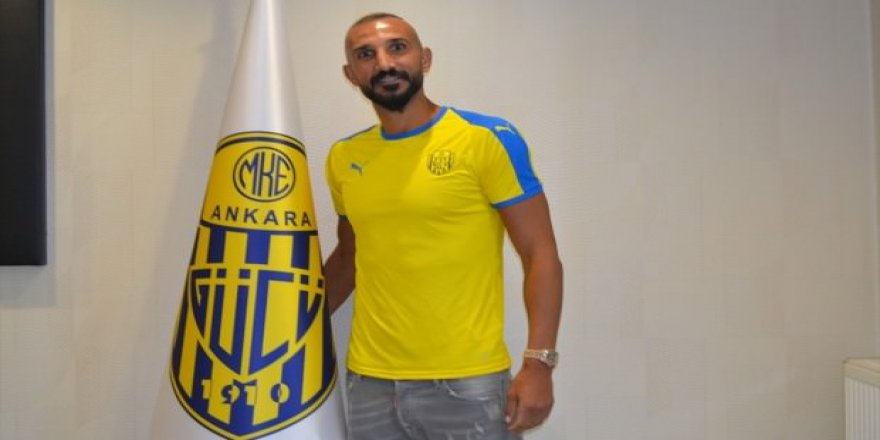 Yalçın Ayhan imzayı attı formayı giydi!
