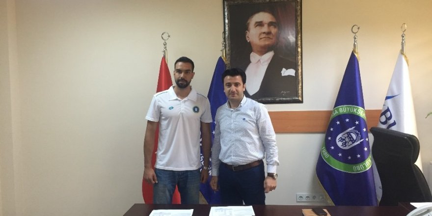Boğaçhan Zambak Büyükşehir’de