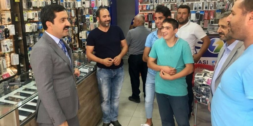 Belediye Başkanı Bahçeci, belediye hizmetlerinde esnafın fikrini alıyor