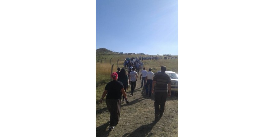 Trafik kazasında hayatını kaybeden 4 kişi yan yana defnedildi