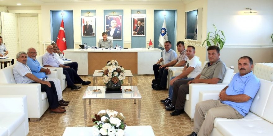 Türel, muhtarları ağırladı