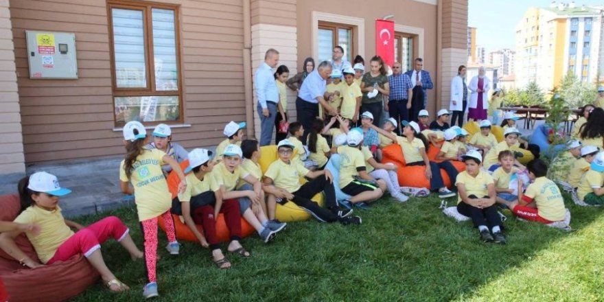 Başkan Büyükkılıç, yaz okulu öğrencileri ile spor yaptı