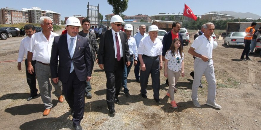 Hayırsever işadamı Rauf Azak’tan İmam Hatip Ortaokulu