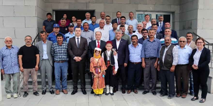 Vali Vekili Avcı Sarıoğlan ve Akkışla’da Muhtarlarla Buluştu