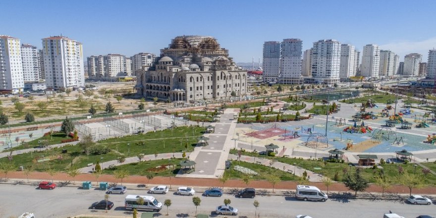 Gaziantep’in en büyük, Türkiye’nin ikinci büyük camisi Şahinbey’de