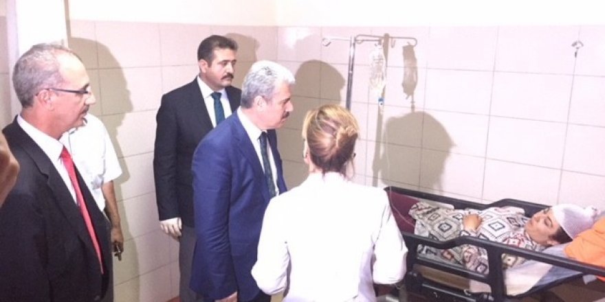 Bağbaşı yolunda römork devrildi: 18 yaralı