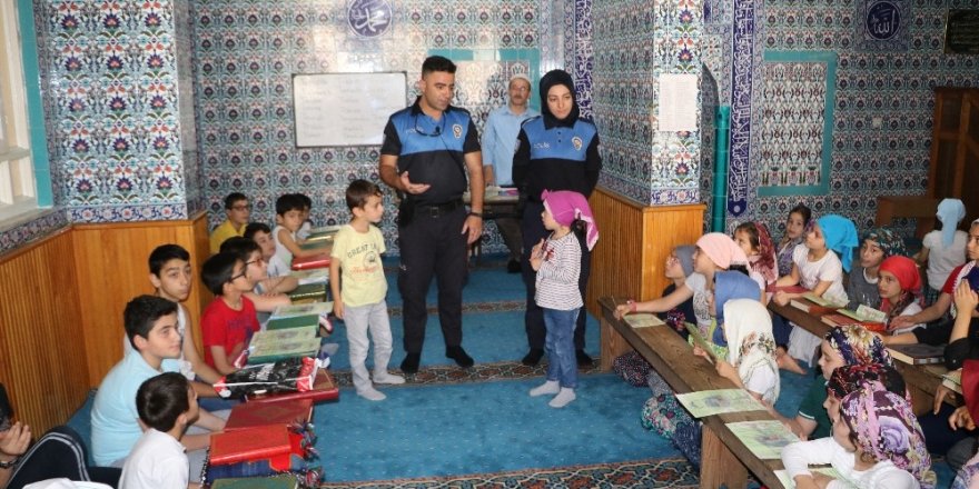 Polisten ailelere çağrı: ‘Çocuklarınızı polis ile korkutmayın’