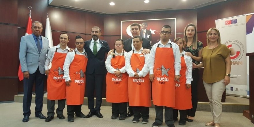 Mutlu kafe çalışanları Ticaret Odası meclis toplantısına renk kattı