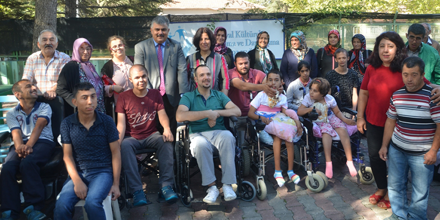 "ENGELLERİ BERABER AŞIYORUZ"