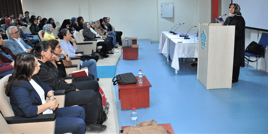 NEÜ'de toplumsal cinsiyet okumaları semineri
