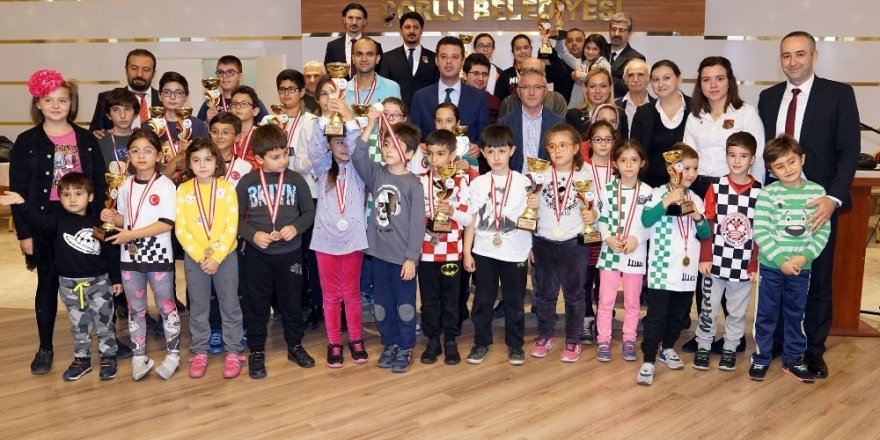 Cumhuriyet Kupası Satranç Turnuvası’nda kazananlar belli oldu