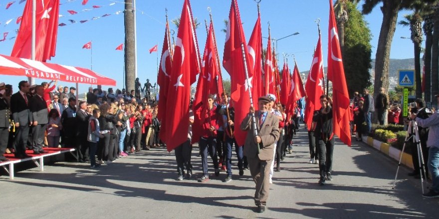 Kuşadası’nda 95. Yıl coşkusu