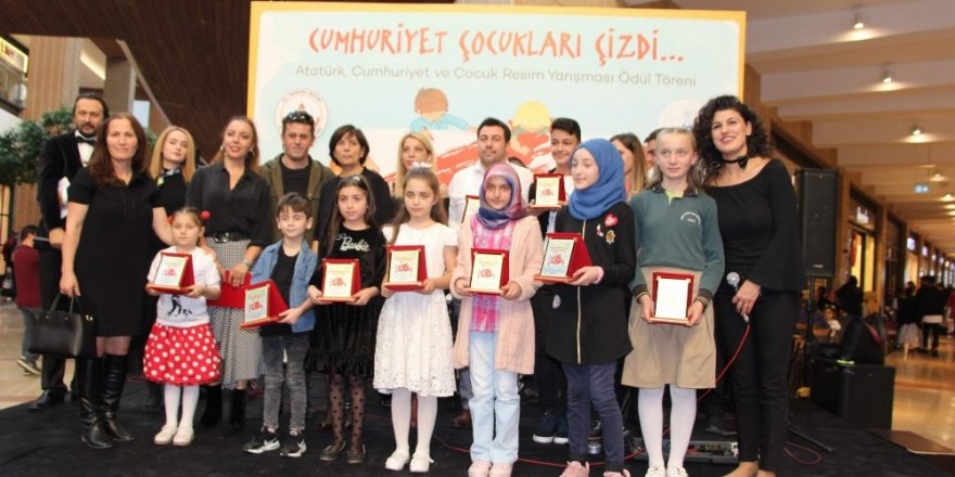 Forum Trabzon’da 29 Ekim etkinliği kapsamında resim yarışması