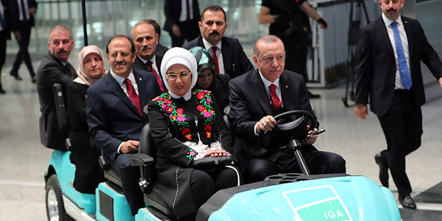 Erdoğan Yeni Havalimanı'nda shuttle kullandı
