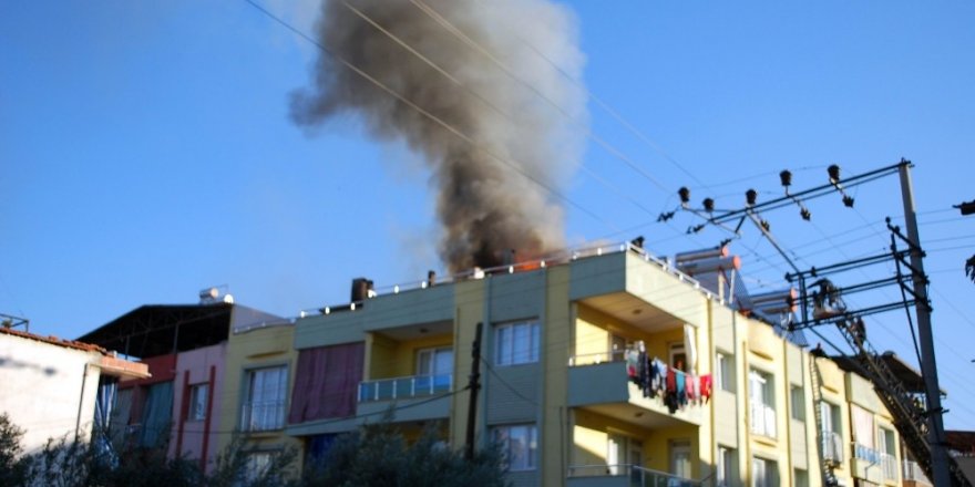 Salihli’de çıkan ev yangını korkuttu