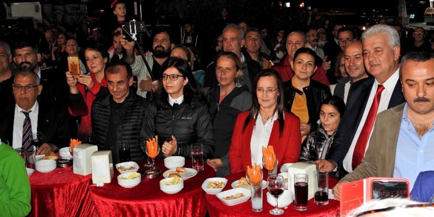 Çeşme’de Cumhuriyet coşkusu