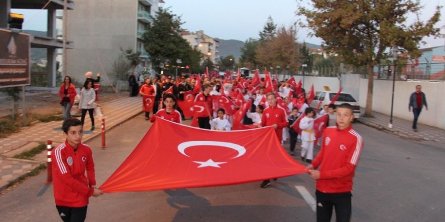 Osmaneli ‘de 29 Ekim Cumhuriyet Bayramı Fener Alayı düzenlendi