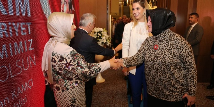 Vali Kamçı: “Cumhuriyet bağımsız varlığımızın miladıdır”