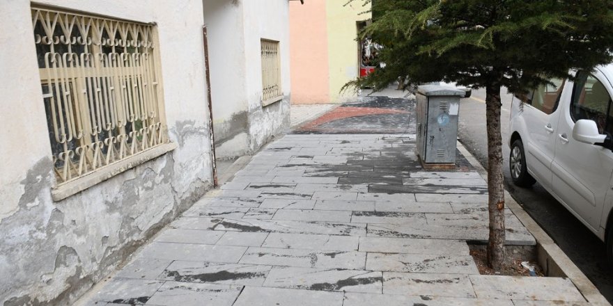 Başkan Türkmen, kaldırım çalışmaları inceledi