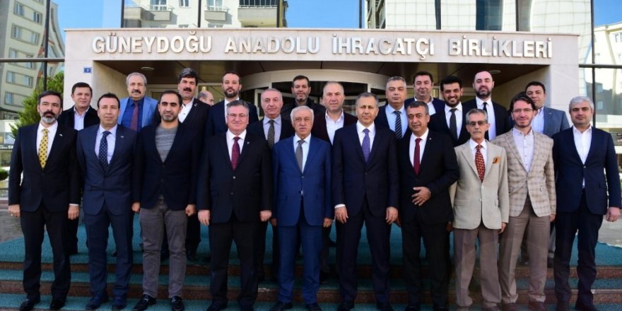 Vali Yerlikaya ihracatçılarla vedalaştı