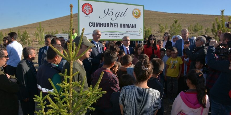 Niğde’de fidanlar toprakla buluştu