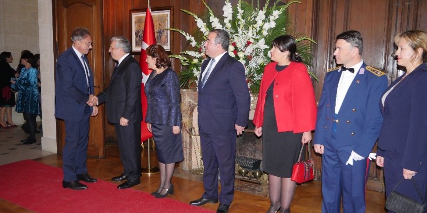 Paris Büyükelçiliğinde Cumhuriyet resepsiyonu