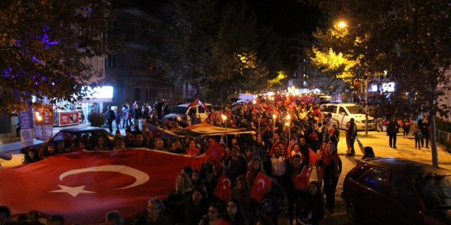 Sökeliler Cumhuriyet için yürüdü