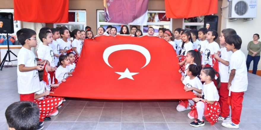 Gazipaşa İlkokulu’nda Cumhuriyet coşkusu