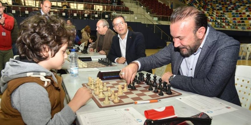 Başkan Doğan’dan Ailelere, “Çocuklarınıza satranç öğretin” çağrısı