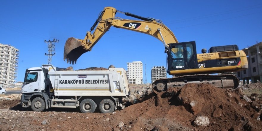 Karaköprü’de yeni yol açma çalışmaları sürüyor