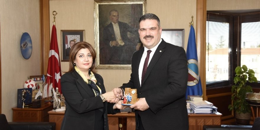 Azerbaycan Parlamentosu Milletvekili Cebrailova’dan Rektör Prof. Dr. Çomaklı’ya ziyaret