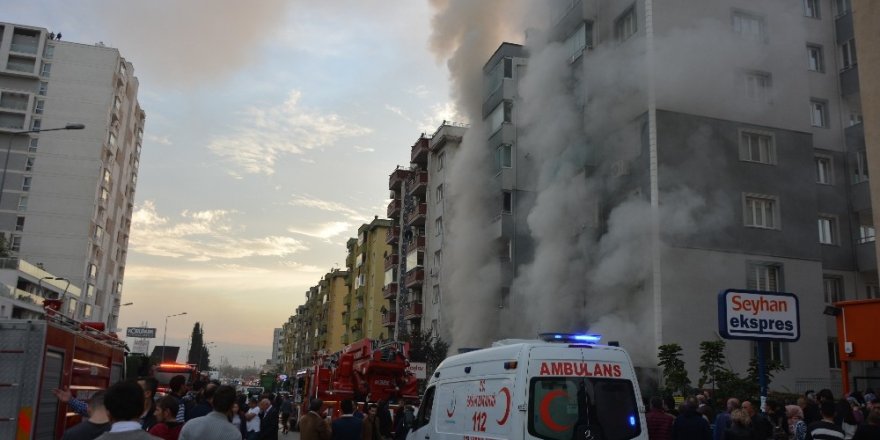 Bursa’da mobilya mağazası küle döndü