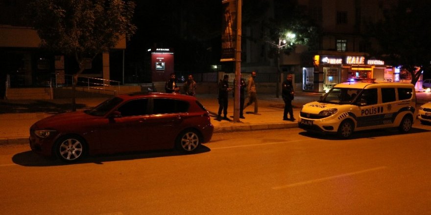 Acemi hırsız çaldığı otomobili stop ettirince yakalandı