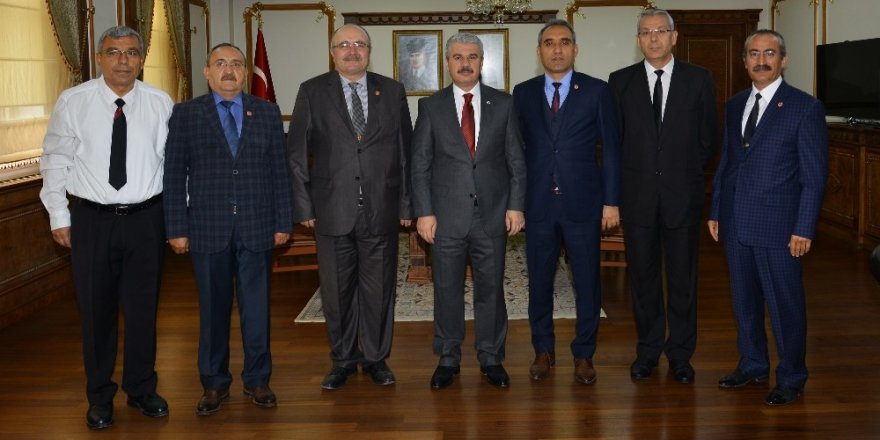 Emekli Astsubaylar, Vali Akın’ı ziyaret etti