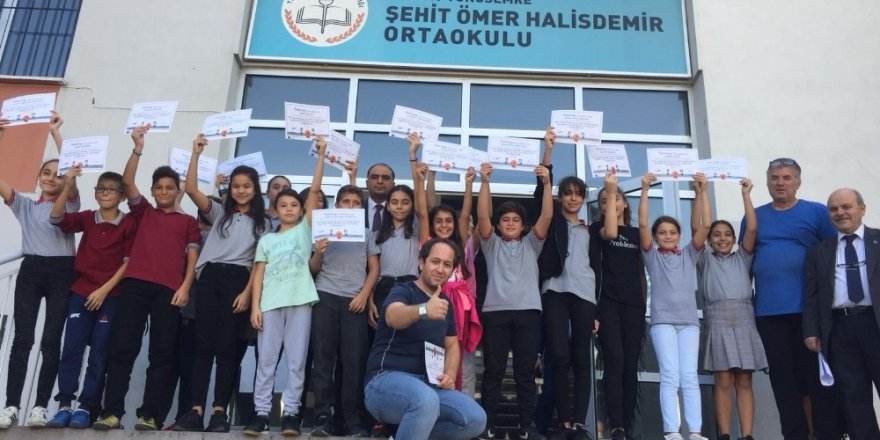 Şehit Ömer Halisdemir Ortaokulundan uluslarası başarı