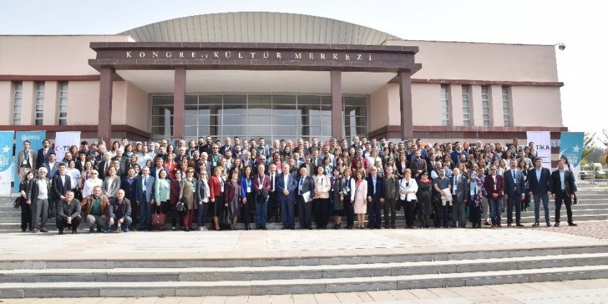 Dünyanın seçkin türkologları Eskişehir’de buluştu