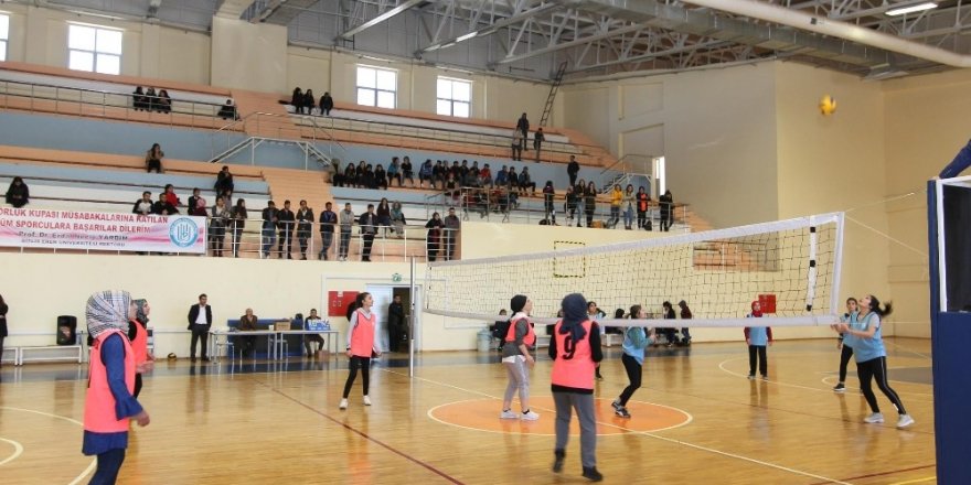 BEÜ’de “Kız Öğrenci Spor Turnuvası” başladı