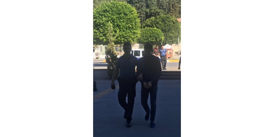Antalya’da garsonun nargile şantajına suçüstü