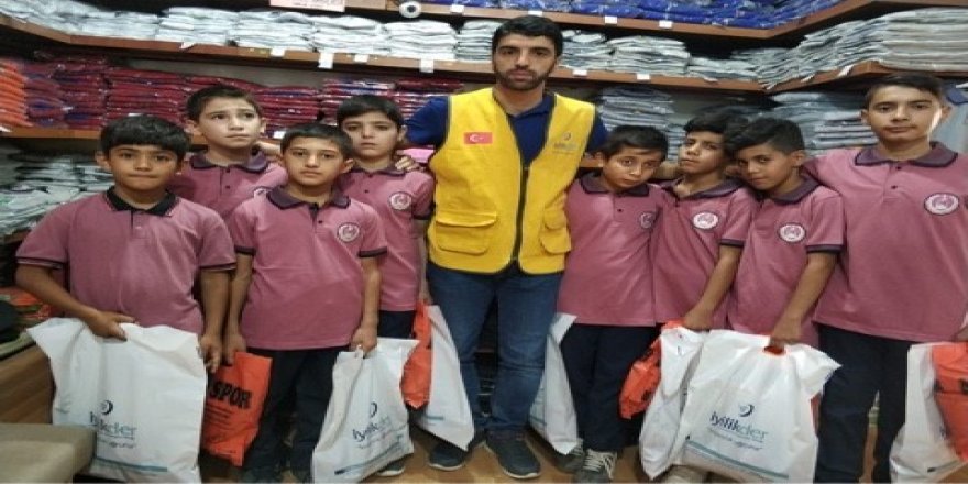 İyilikder’den 100 öğrenciye okul kıyafeti