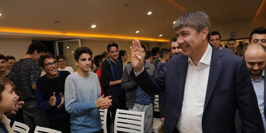 Başkan Türel, gençlerle buluştu