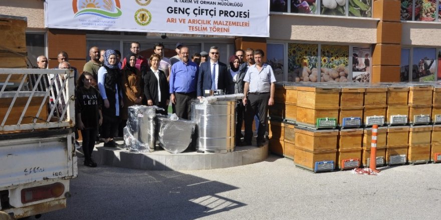 Genç çiftçiler bal üretimine katkı sağlayacak