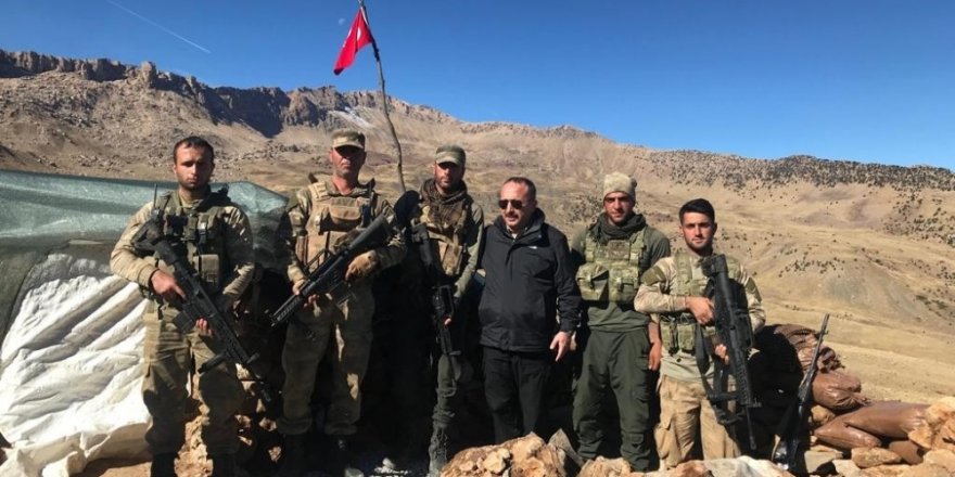 Mehmetçik 2700 rakımlı dağda kuş uçurtmuyor