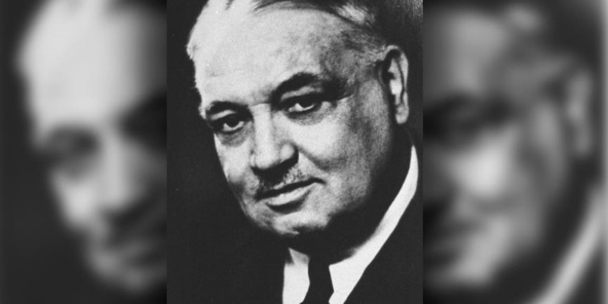 Kitapları vefatından sonra çıkan şair: Yahya Kemal Beyatlı