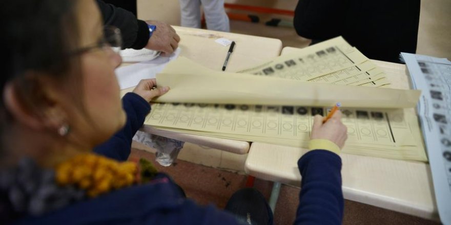Siyasi parti kulislerinde yerel seçim hareketliliği