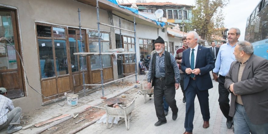 Başkan restorasyon çalışmalarını inceledi