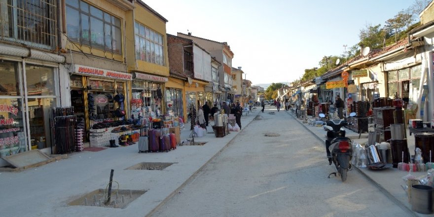 Kırşehir’de alışverişin merkezi yeni görünümü ile ilgi odağı oldu