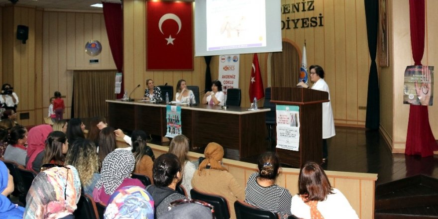 Mersin’de meme kanseri farkındalık semineri