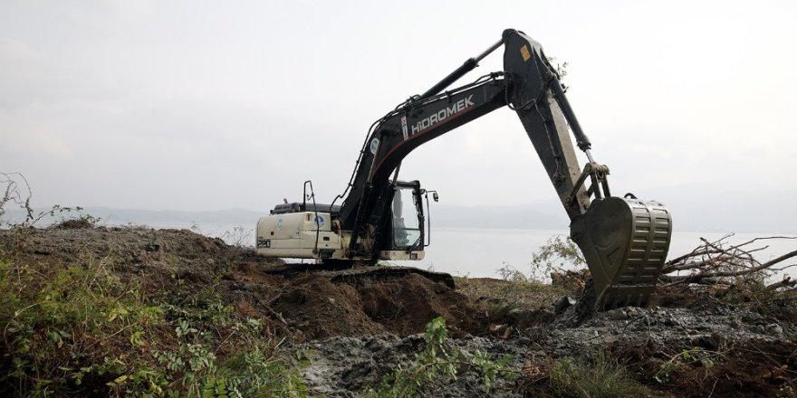 Aşağıdereköy Deresinde ıslah çalışmaları sürüyor